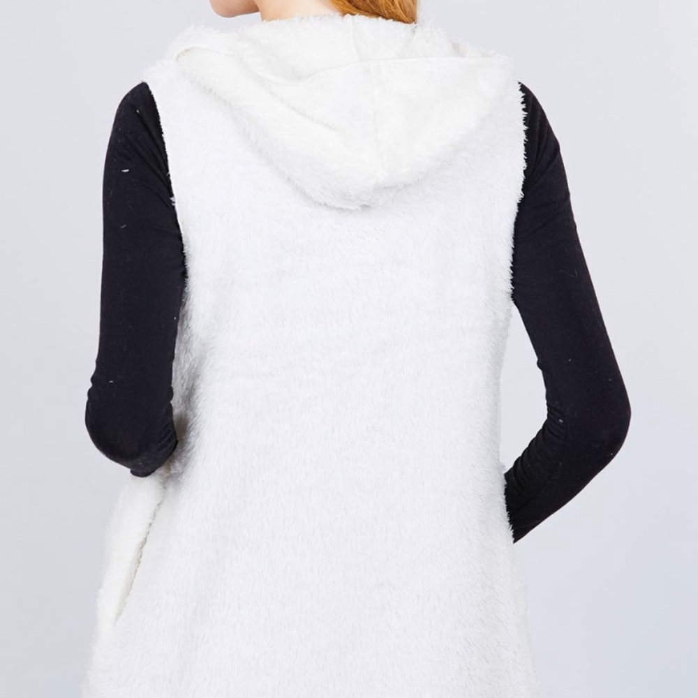 Fluffy Vest - Picture 4 of 4